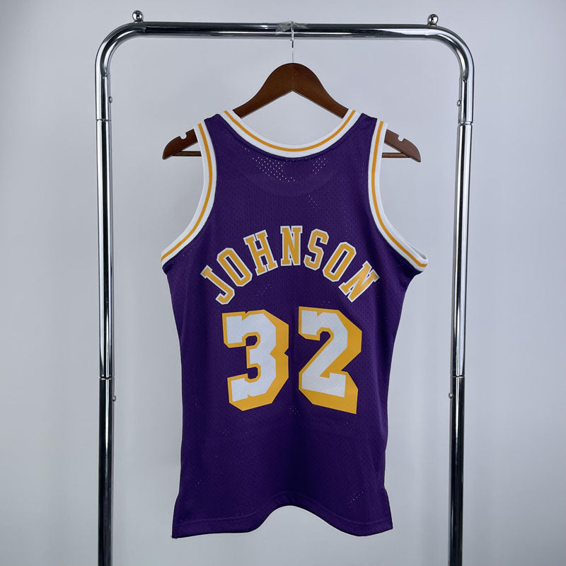 Regata Lakers Retrô Mitchell & Ness 1984/1985 Magic Johnson Roxa