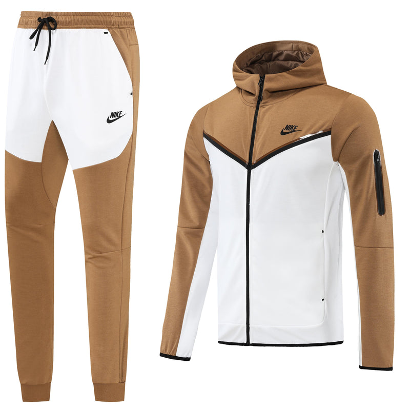 Conjunto Nike Tech Fleece - Marrom/Branco