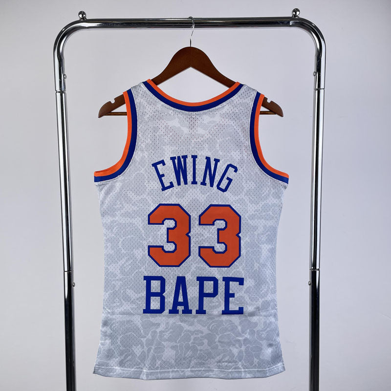 Regata NBA BAPE x New York Knicks Mitchell & Ness Cinza
